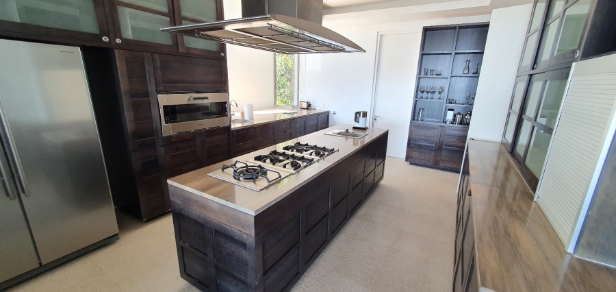 To Let 4 Bedroom Property for Rent in Higgovale Western Cape